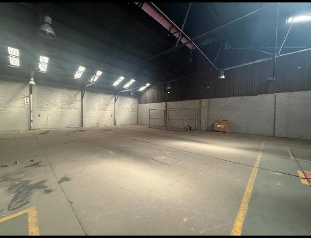 800M² WAREHOUSE TO LET IN ALRODE